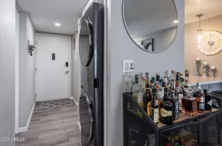 Photo #3: 6843994 Listing