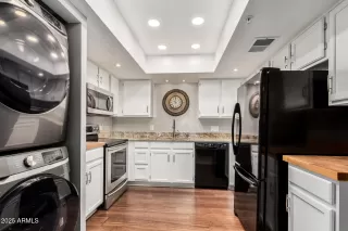 Photo #2: 6844146 Listing 