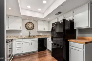 Photo #5: 6844146 Listing 