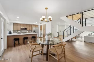 Photo #3: 6844220 Listing