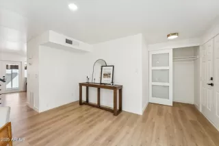 Photo #4: 6844220 Listing