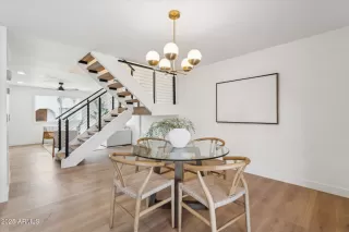 Photo #5: 6844220 Listing