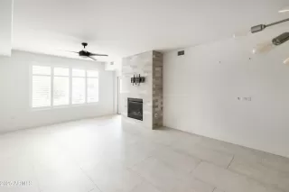 Photo #4: 6844245 Listing