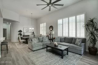 Photo #3: 6844297 Listing