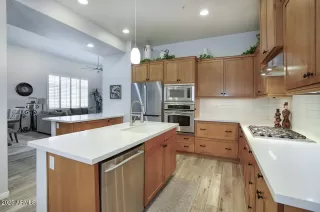 Photo #5: 6844297 Listing