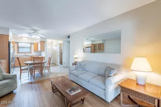 Photo #3: 6844574 Listing