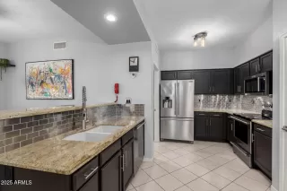 Photo #2: 6844605 Listing