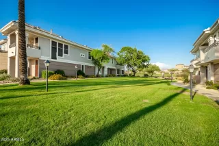 Photo #5: 6844605 Listing