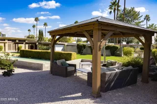 Photo #3: 6844627 Listing