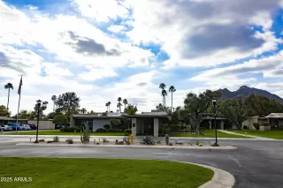 Photo #5: 6844627 Listing