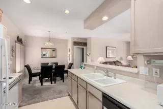 Photo #6: 6844759 Listing