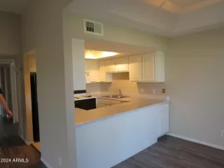 Photo #2: 6844912 Listing