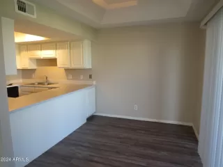 Photo #3: 6844912 Listing