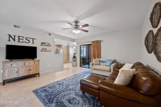 Photo #6: 6844978 Listing 