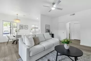 Photo #4: 6845027 Listing