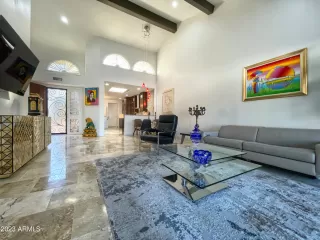 Photo #3: 6845126 Listing