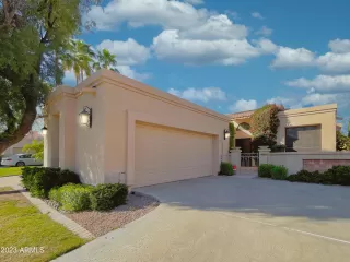 Photo #4: 6845126 Listing