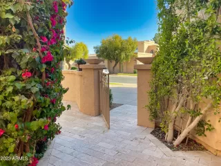 Photo #5: 6845126 Listing