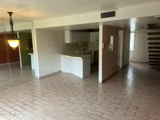 Photo #5: 6845258 Listing