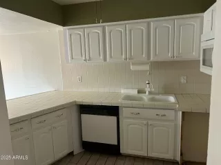 Photo #6: 6845258 Listing