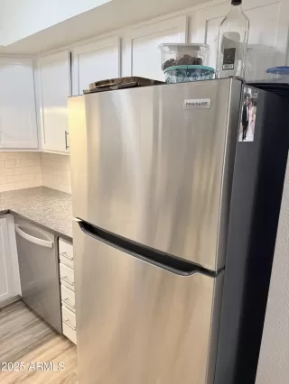 Photo #6: 6845425 Listing