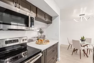 Photo #4: 6845438 Listing