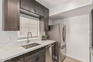 Photo #6: 6845438 Listing