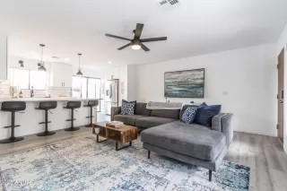 Photo #4: 6845848 Listing 