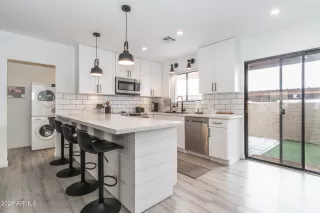 Photo #6: 6845848 Listing 