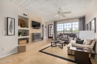 Photo #6: 6846048 Listing