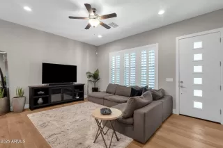 Photo #4: 6846098 Listing 