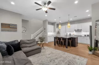 Photo #5: 6846098 Listing 