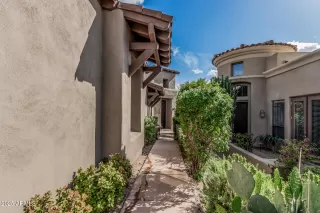 Photo #2: 6846162 Listing