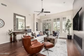 Photo #3: 6846162 Listing