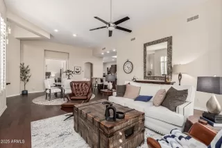 Photo #6: 6846162 Listing