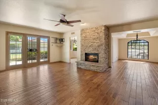 Photo #1: 6846270 Listing 