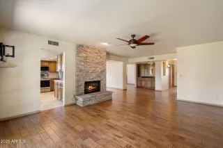 Photo #2: 6846270 Listing 