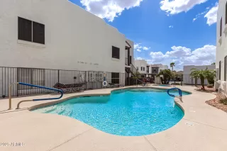 Photo #5: 6846365 Listing 