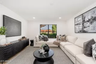 Photo #5: 6846456 Listing 