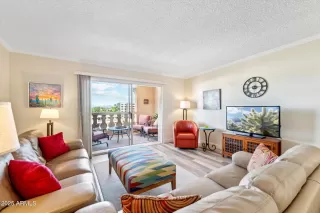 Photo #1: 6846505 Listing 