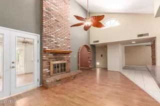 Photo #4: 6846523 Listing 