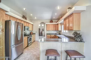 Photo #4: 6846534 Listing