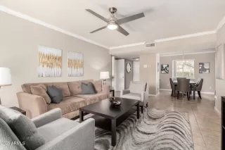 Photo #4: 6846648 Listing