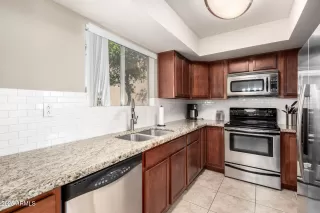 Photo #5: 6846648 Listing