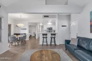 Photo #2: 6846863 Listing