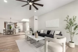 Photo #5: 6846903 Listing 