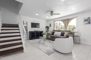 Photo #6: 6847076 Listing