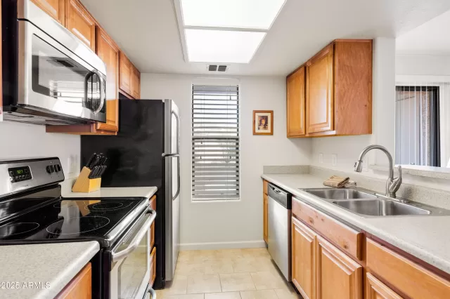 MLS: 6847084 Condo For Sale