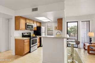 Photo #2: 6847084 Listing