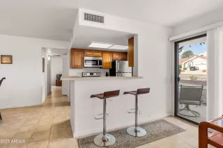 Photo #3: 6847084 Listing